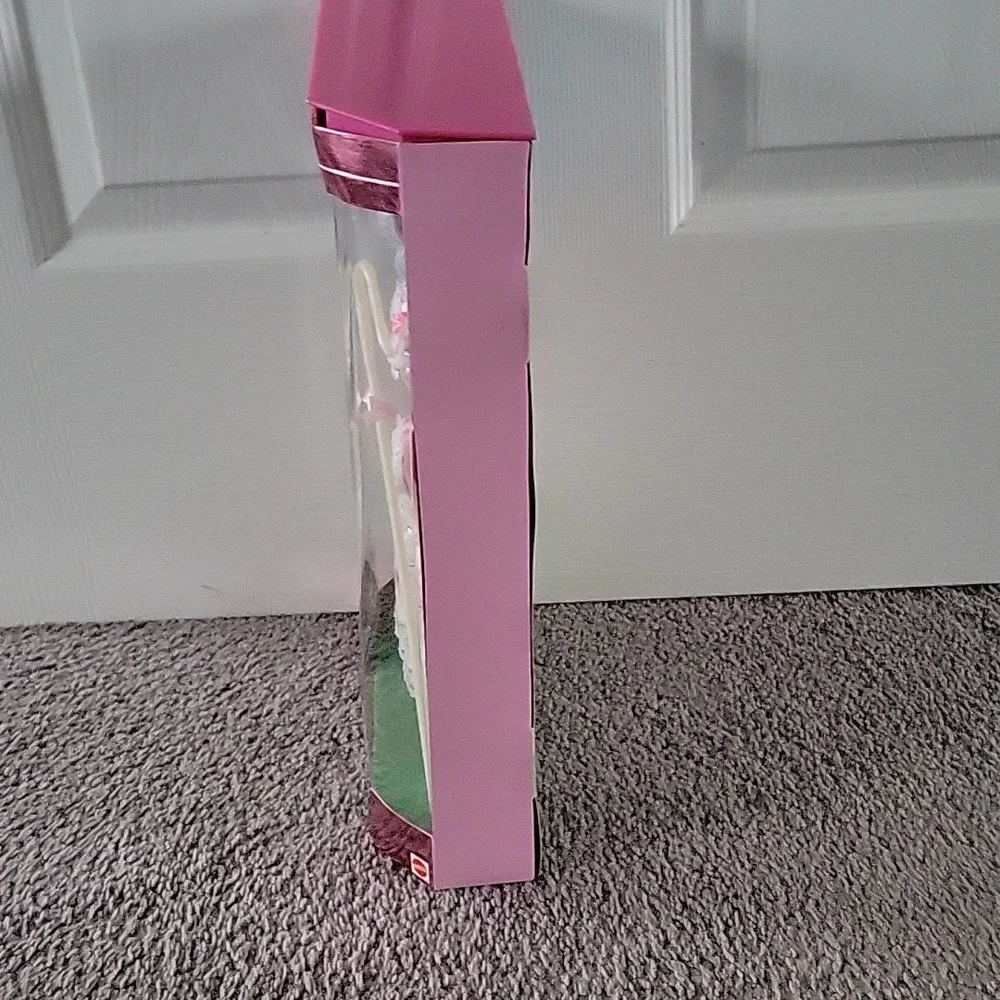 Little Bo Peep Barbie - Picture 3 of 8